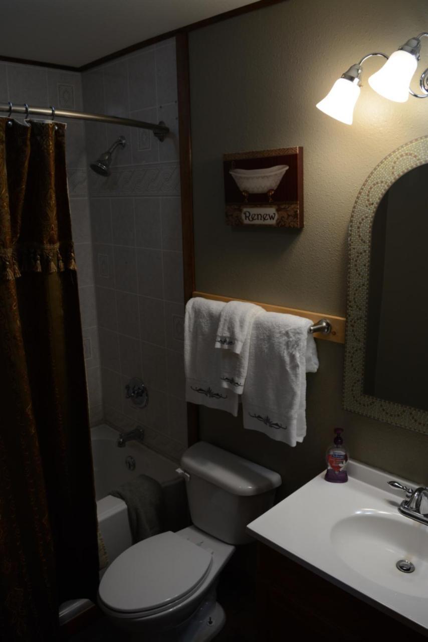 A Hyde Away Inn B&B Tok Exterior foto